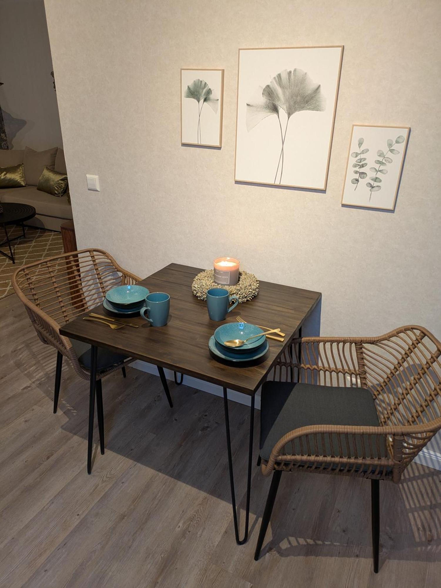 Blue Meadow Apartment *